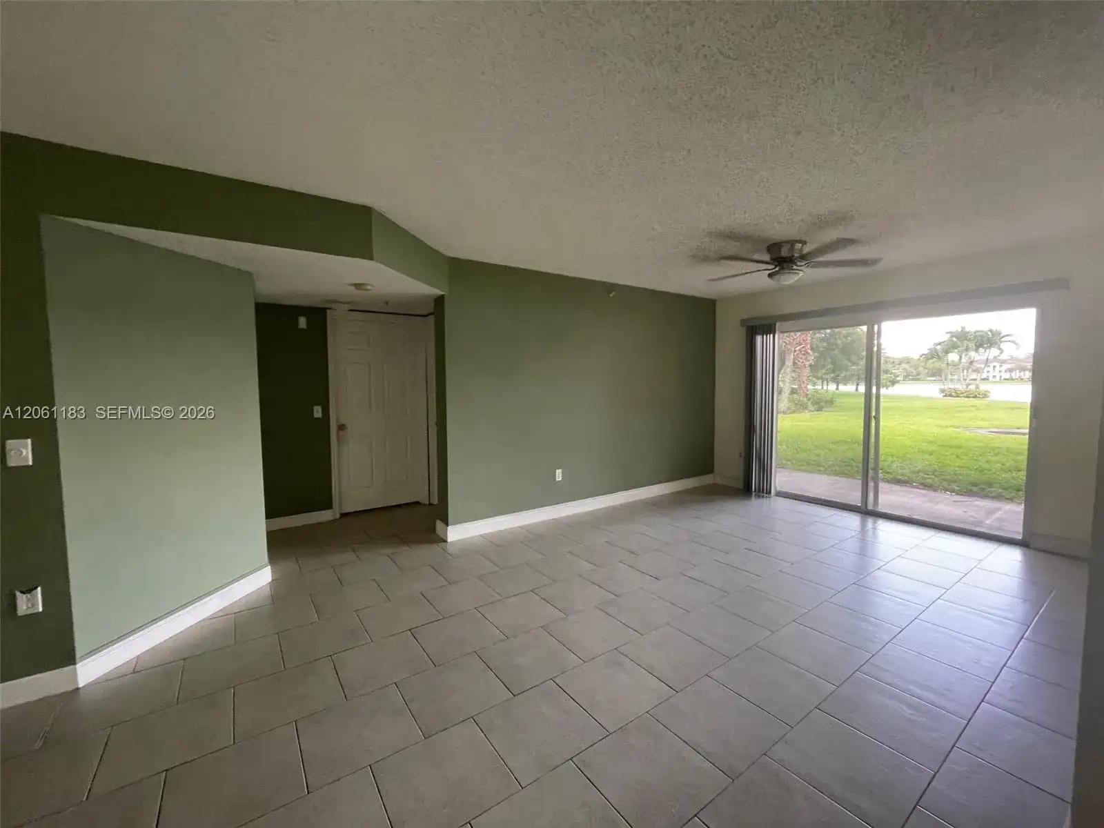 5005 Wiles Rd # 102, Coconut Creek FL 33073