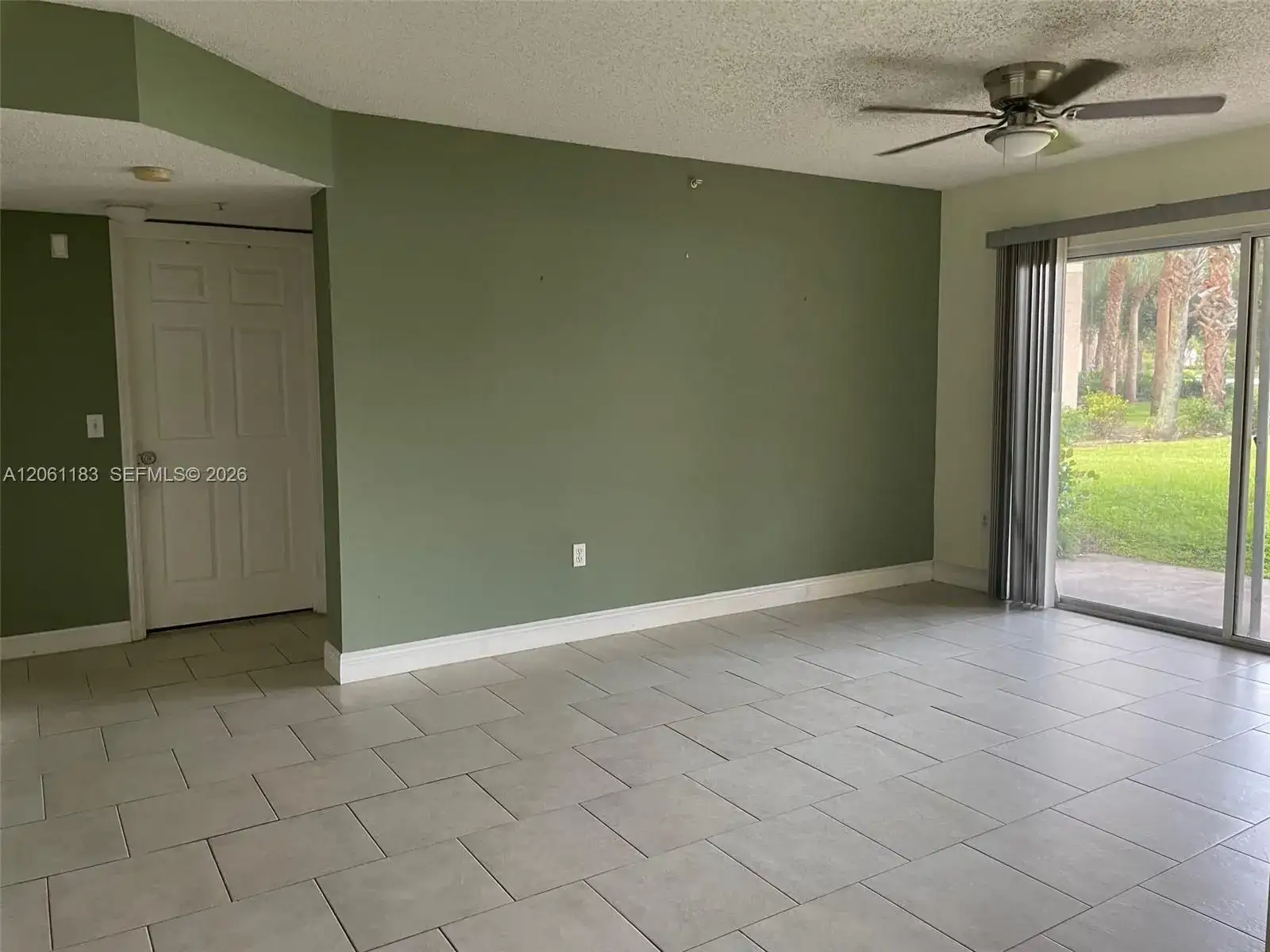 5005 Wiles Rd # 102, Coconut Creek FL 33073 photo 3