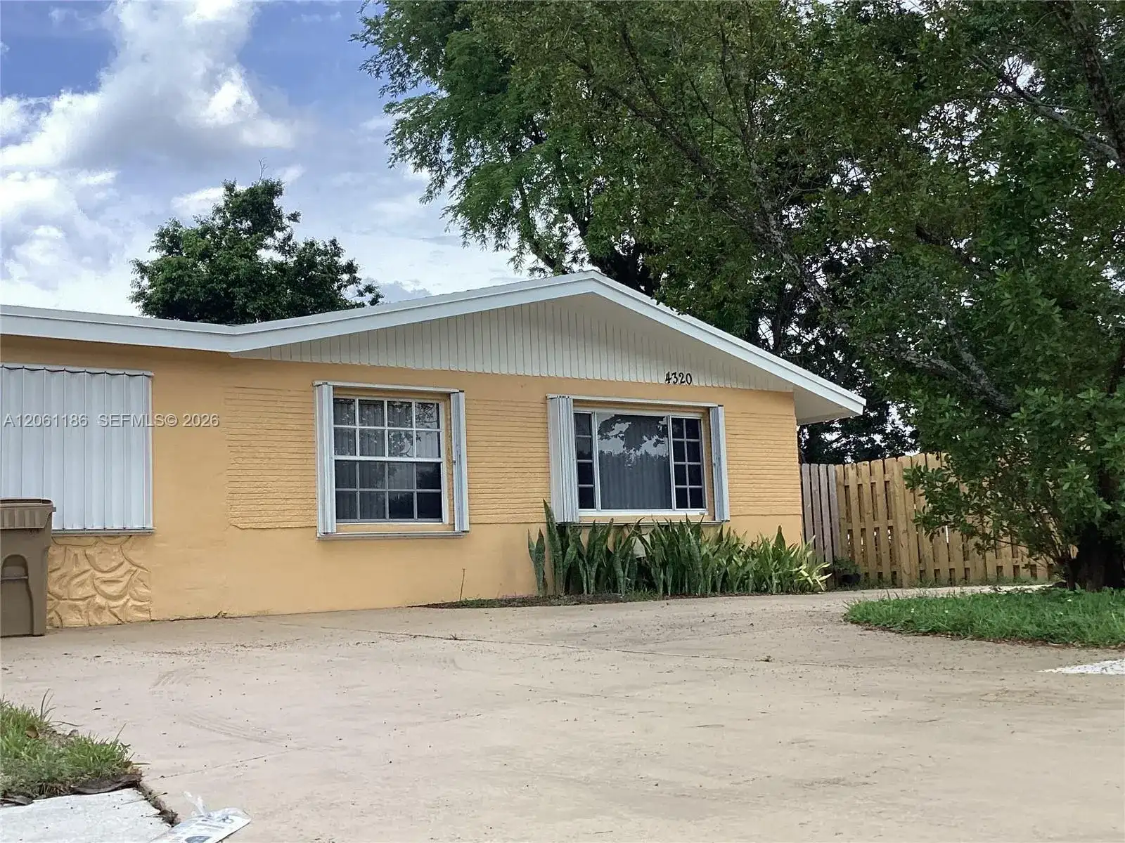 4320 SW 56th Ave, Davie FL 33314 photo 3