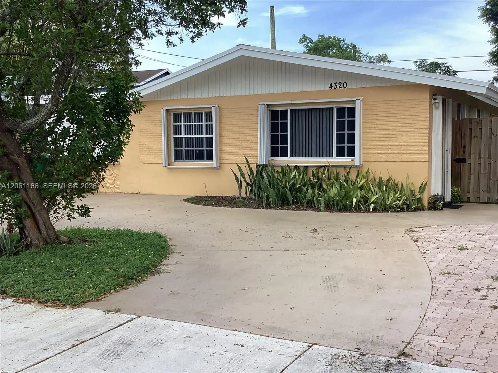 4320 SW 56th Ave, Davie FL 33314 photo 4