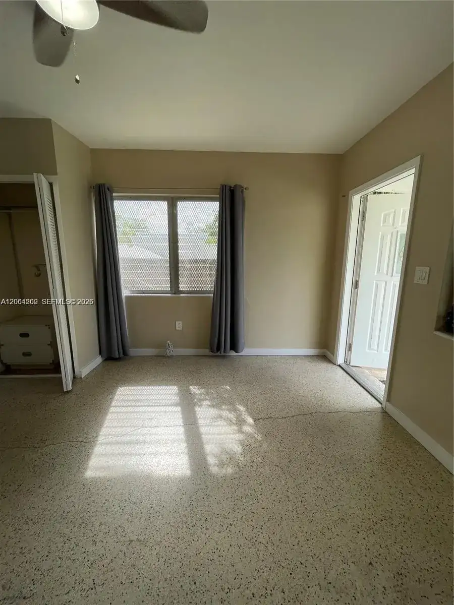 940 SW 4ST # 2, Miami FL 33130 photo 2