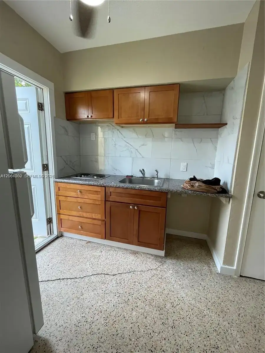 940 SW 4ST # 2, Miami FL 33130 photo 4