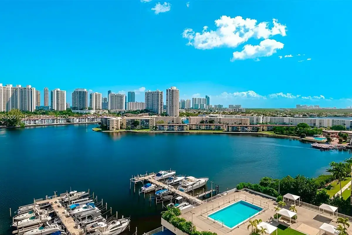 18081 Biscayne Blvd BOAT SLIP & UNIT # 1805, Aventura FL 33160