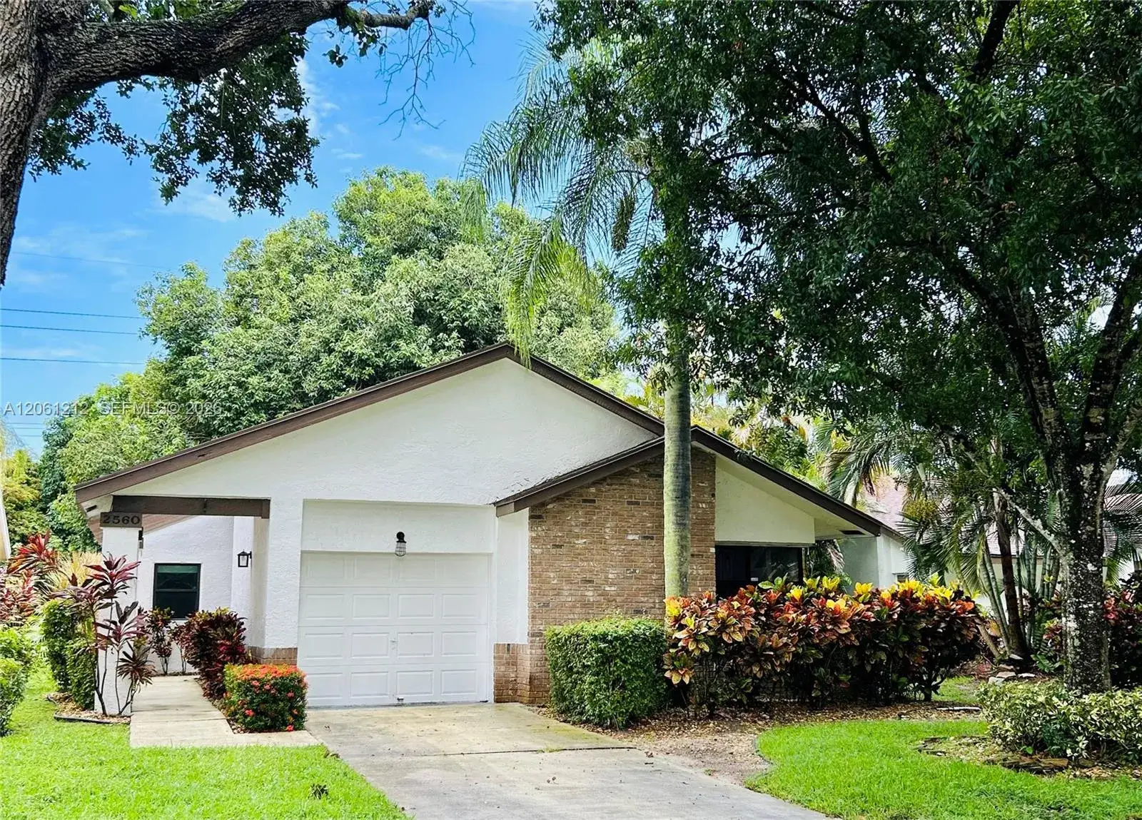 2560 Calamondin Cir, Coconut Creek FL 33063