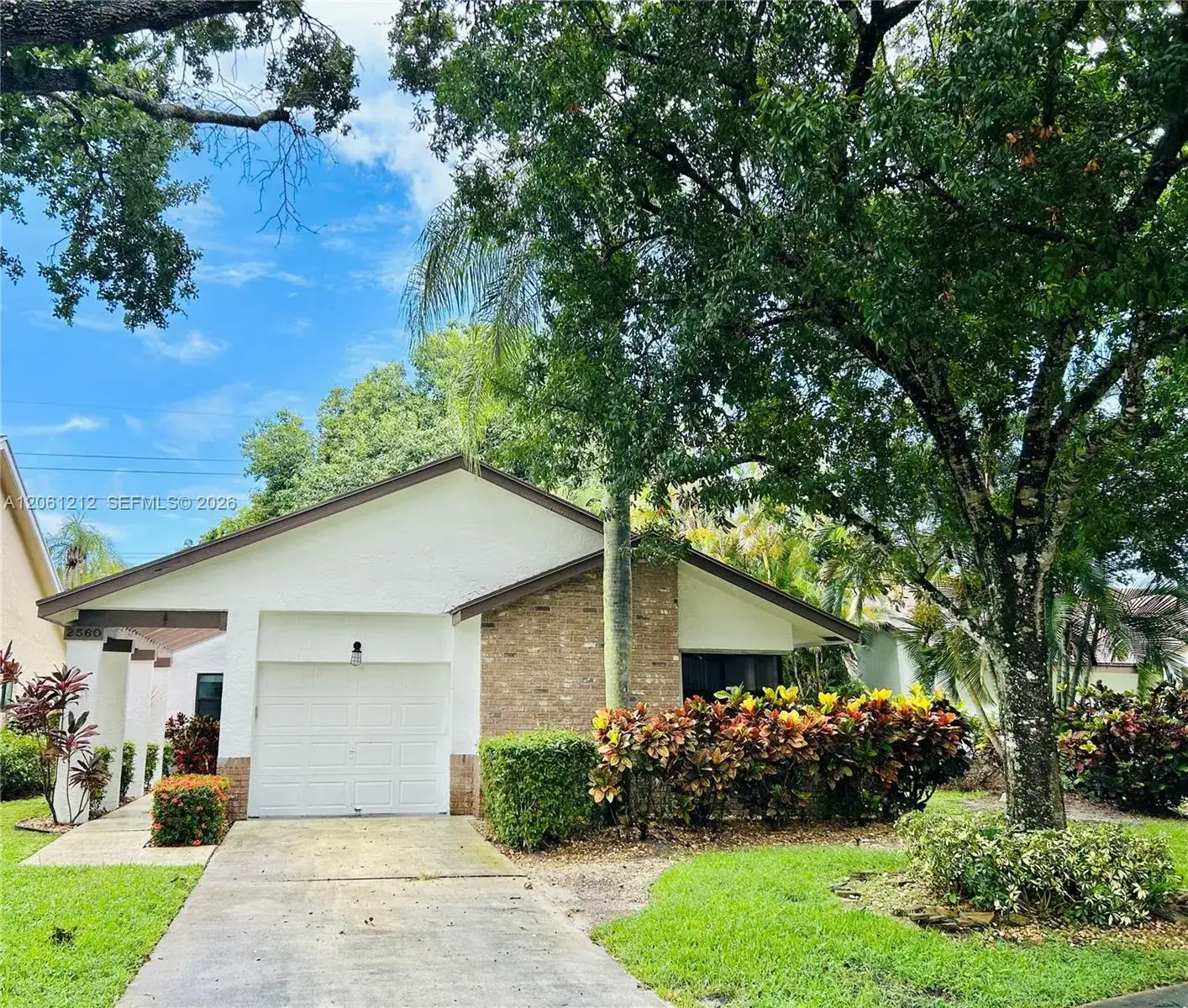 2560 Calamondin Cir, Coconut Creek FL 33063 photo 2
