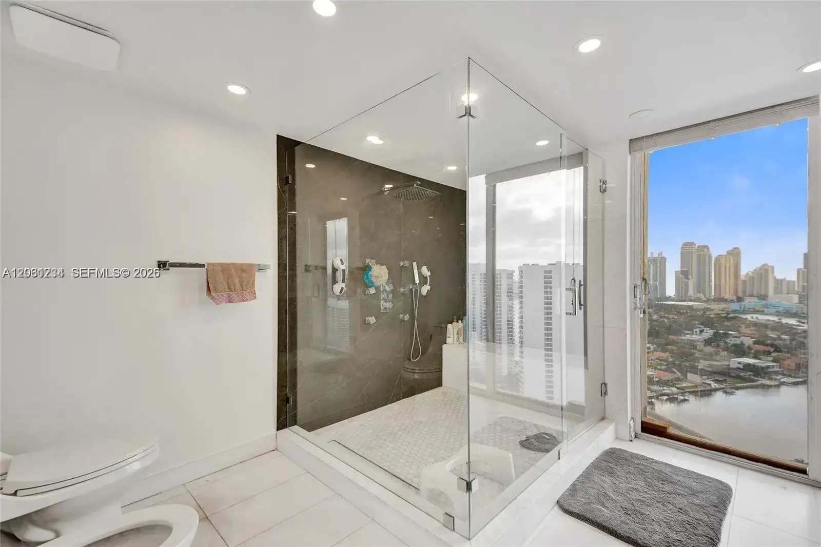 19355 Turnberry Way # 26E, Aventura FL 33180 photo 3