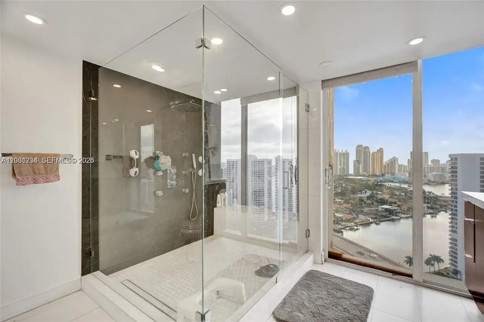 19355 Turnberry Way # 26E, Aventura FL 33180 photo 4