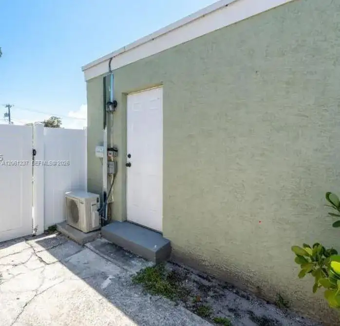 505 Malverne # C, Palm Beach FL 33405 photo 2