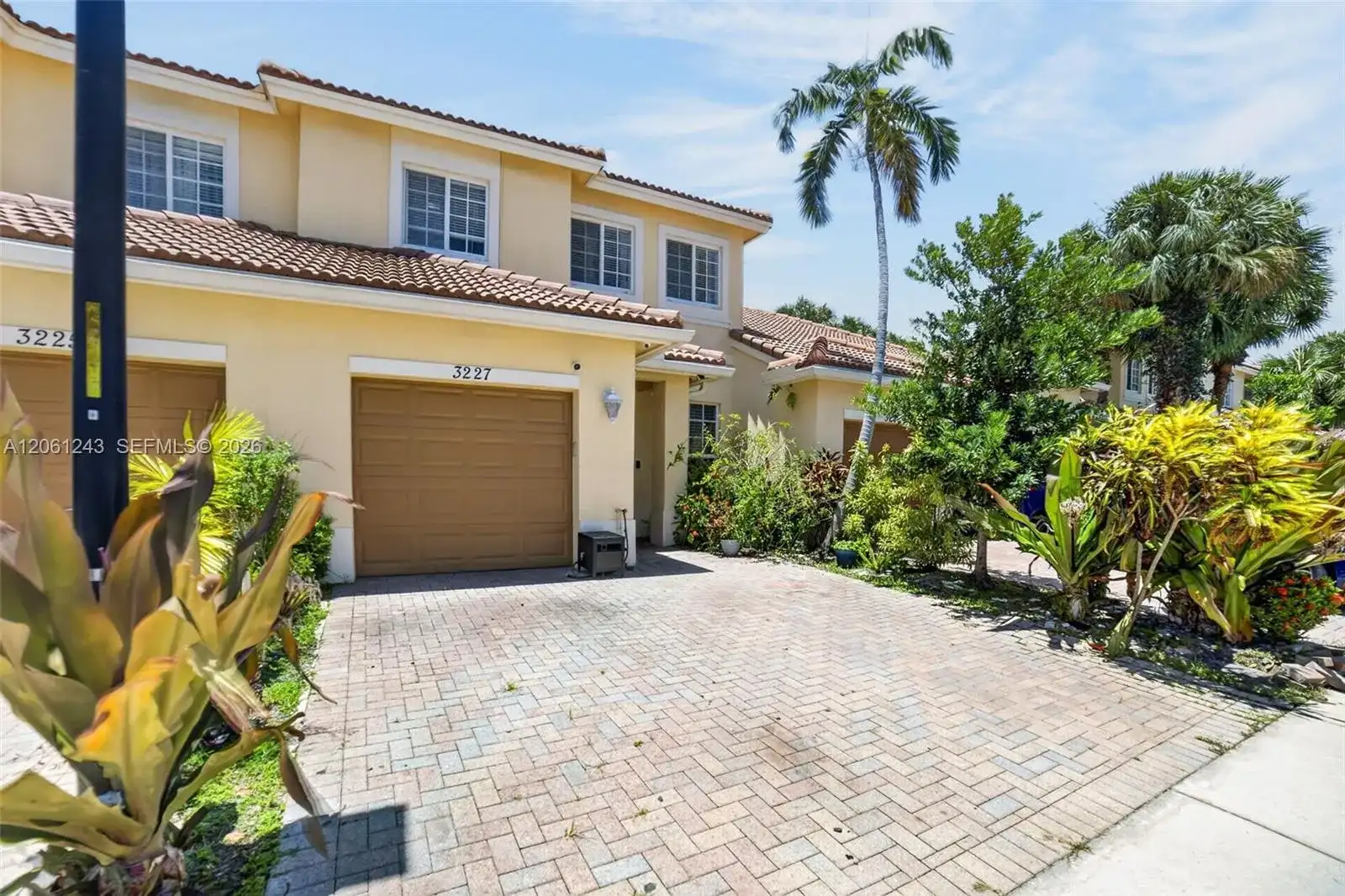 3227 NW 32nd Ter, Oakland Park FL 33309