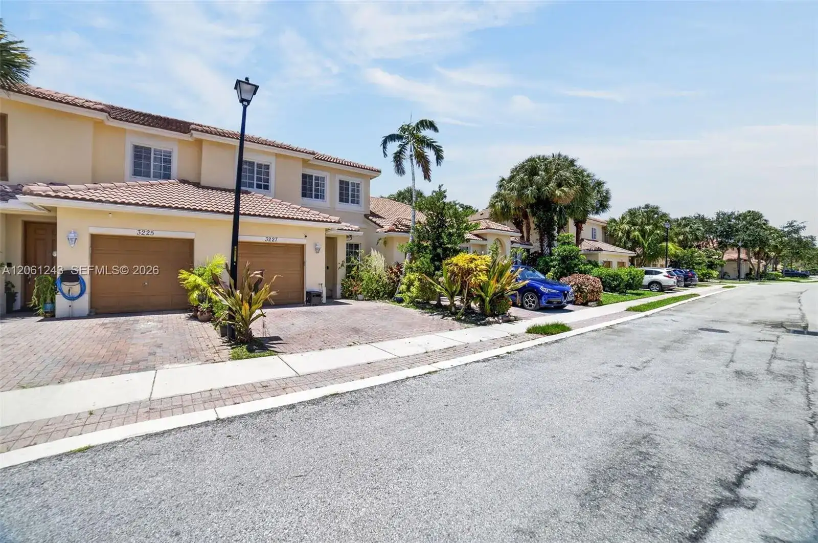 3227 NW 32nd Ter, Oakland Park FL 33309 photo 2