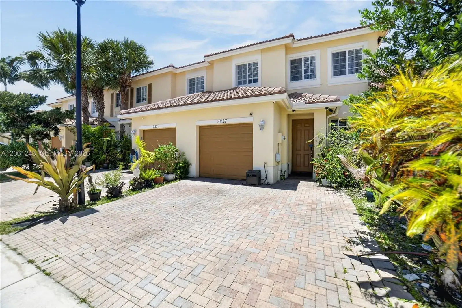 3227 NW 32nd Ter, Oakland Park FL 33309 photo 3