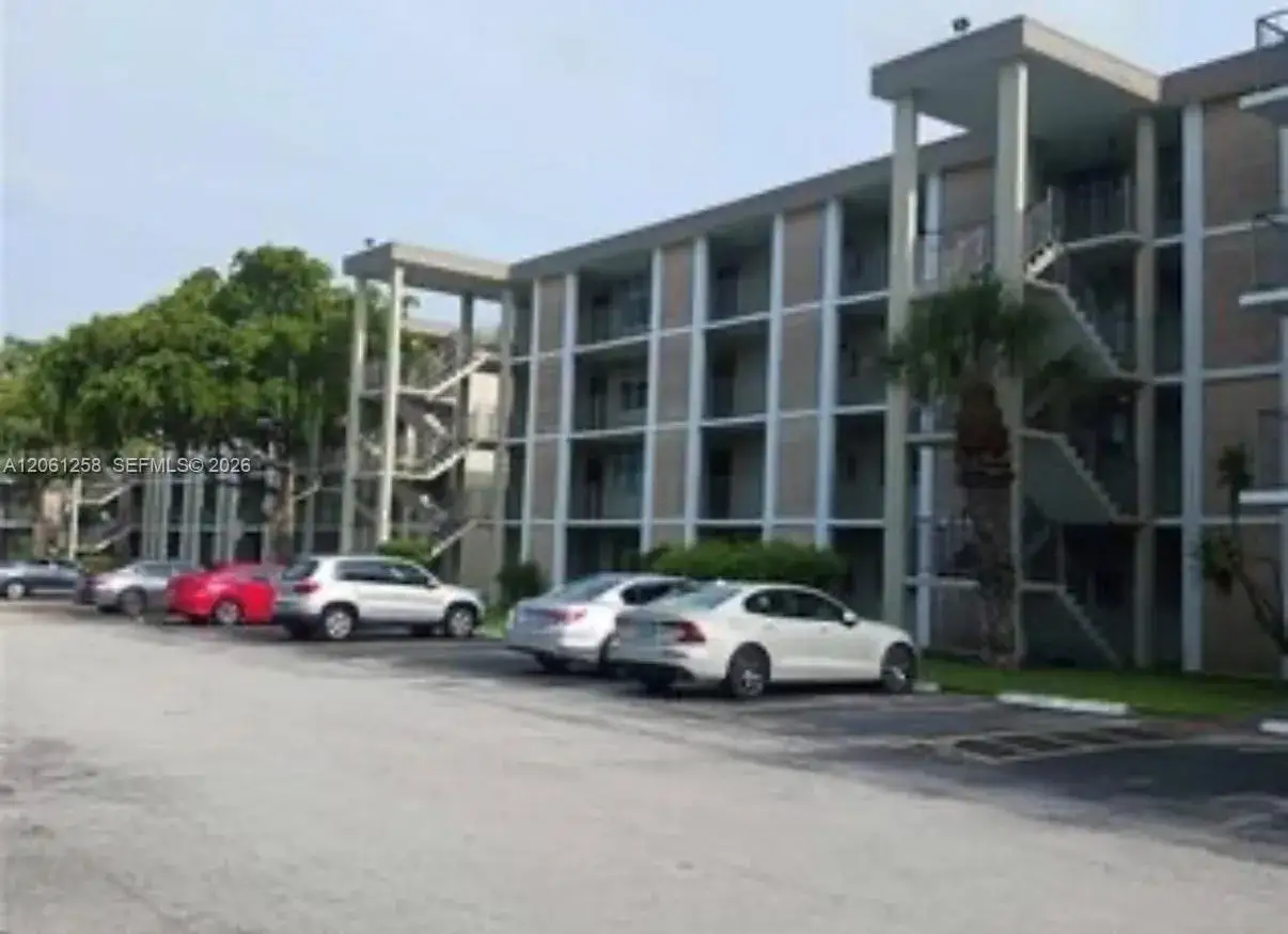 3001 NW 48th Ave # 244, Lauderdale Lakes FL 33313