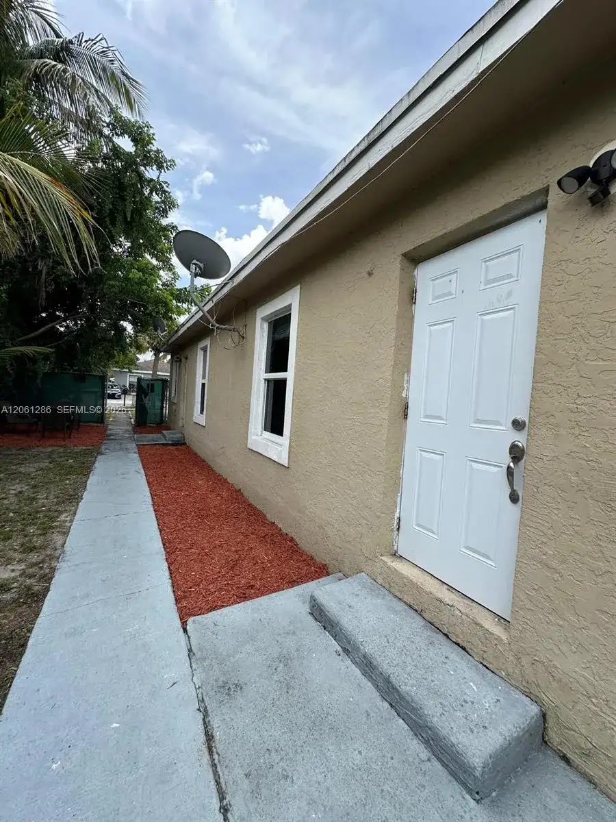 728 SW 6th St # 2, Dania Beach FL 33004 photo 3