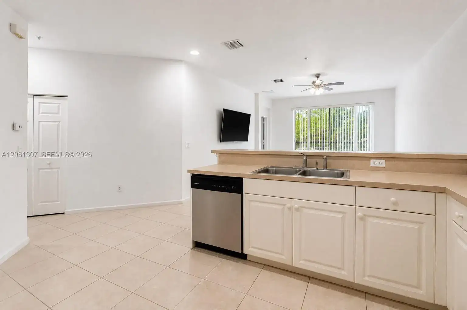 1925 Marsh Harbor Dr # 204, Riviera Beach FL 33404 photo 2