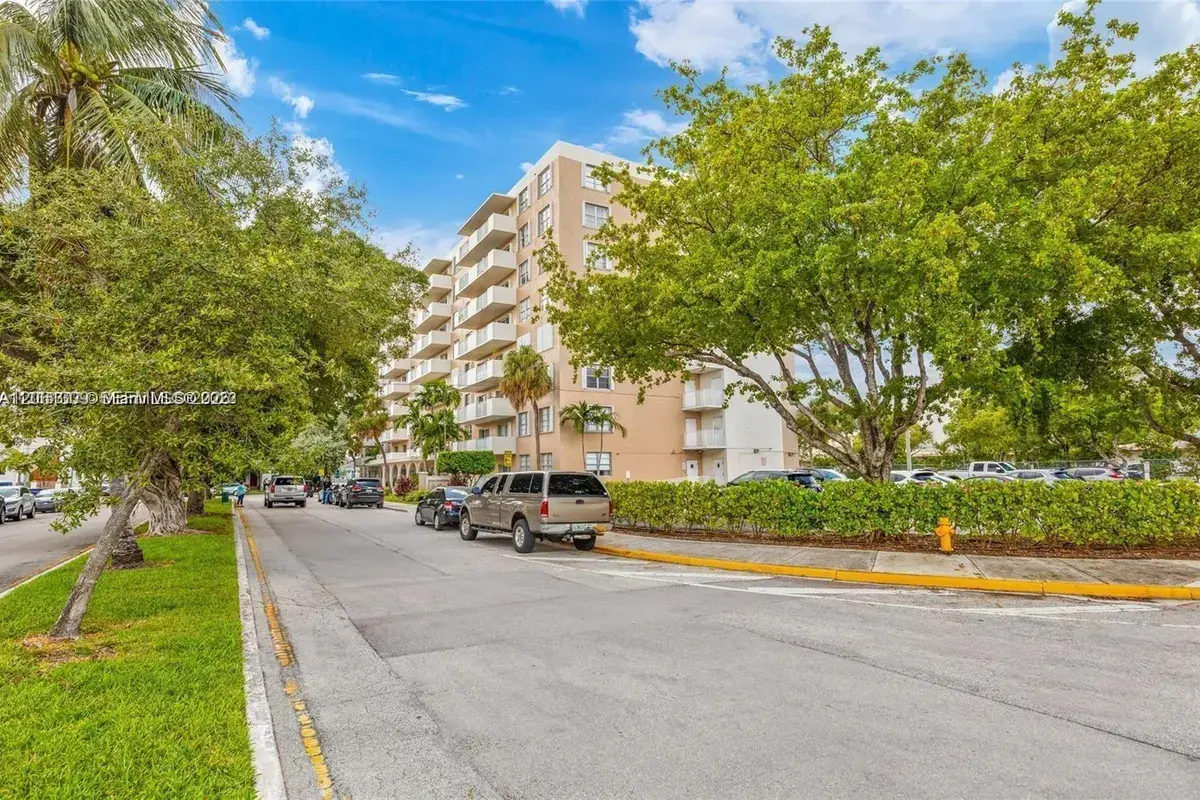 1455 N Treasure Dr # H, North Bay Village FL 33141