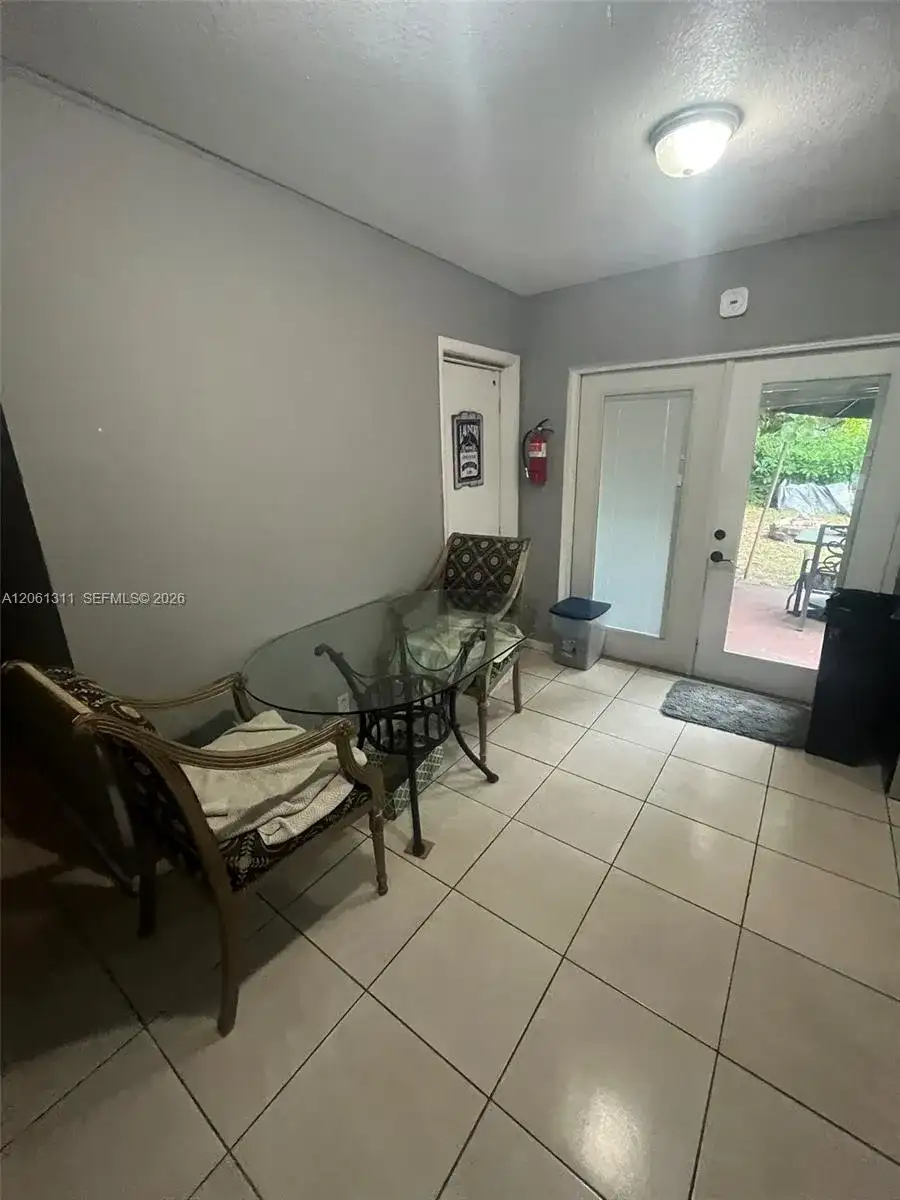 240 NE 23rd Ct, Pompano Beach FL 33060 photo 5