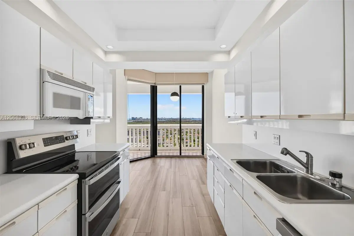 2000 Island Blvd # 3008, Aventura FL 33160