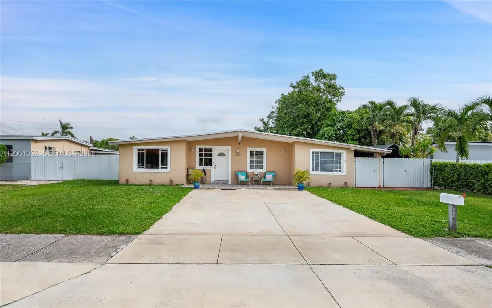 11451 SW 43rd St, Miami FL 33165 photo 2