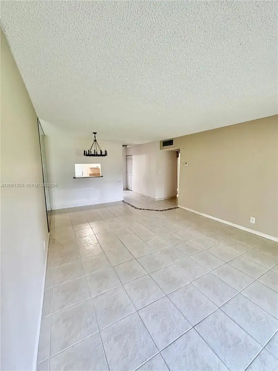 5001 NW 34th St # 102, Lauderdale Lakes FL 33319 photo 3