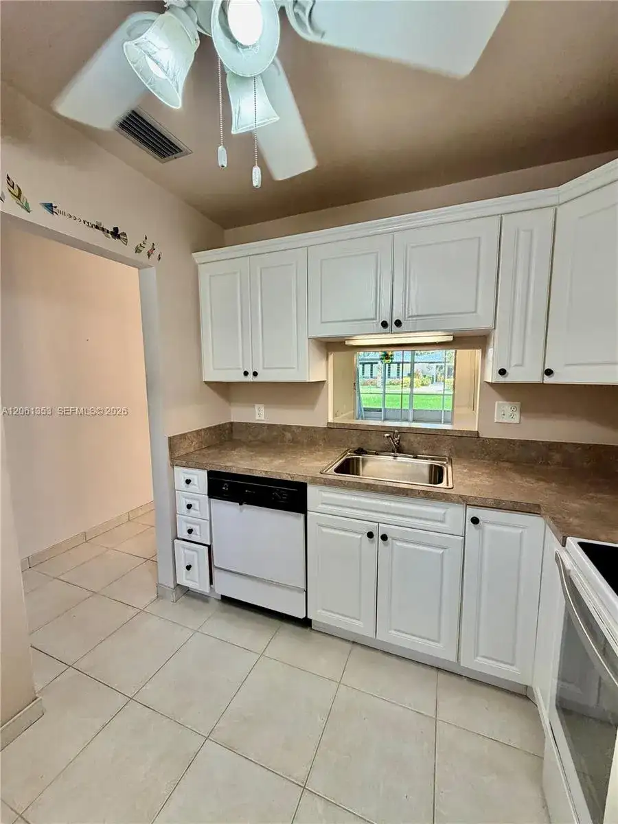 5001 NW 34th St # 102, Lauderdale Lakes FL 33319 photo 5