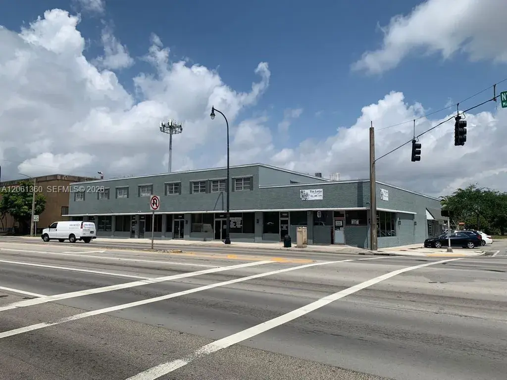 5245 NW 36th St # 205, Miami Springs FL 33166