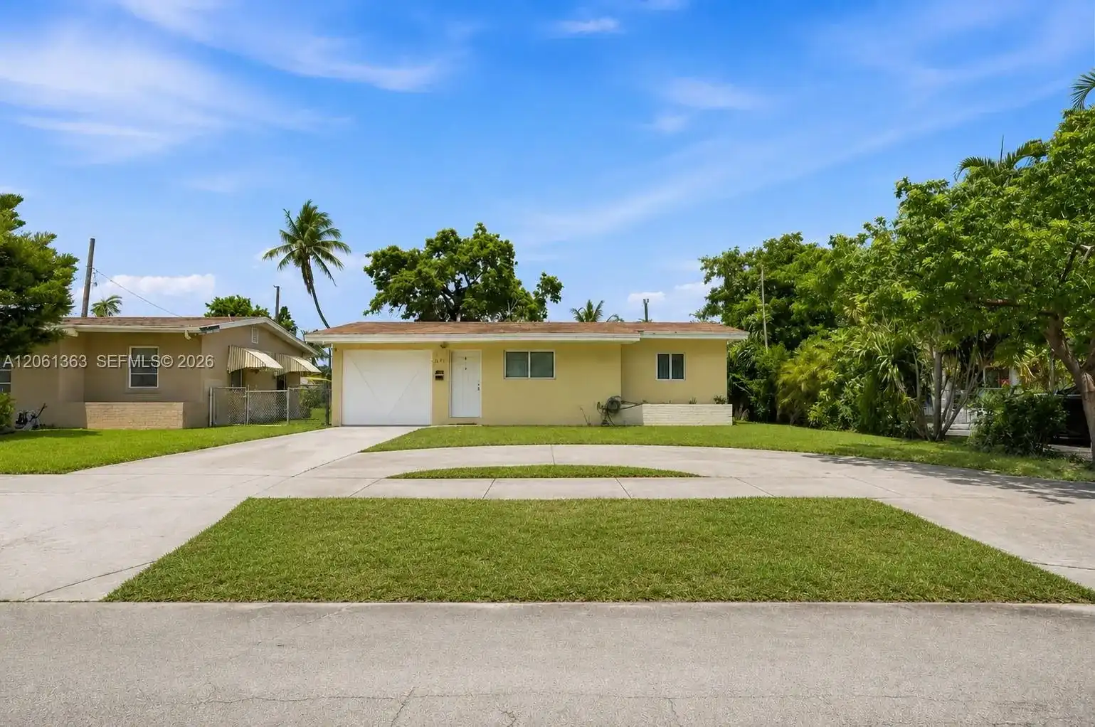 2439 Mayo St, Hollywood FL 33020