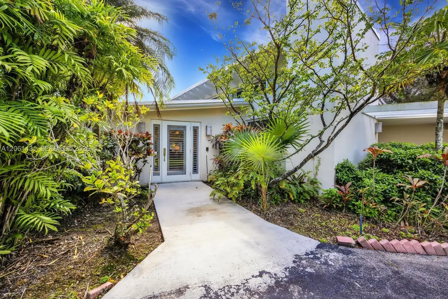 12200 SW 74th Ct, Pinecrest FL 33156