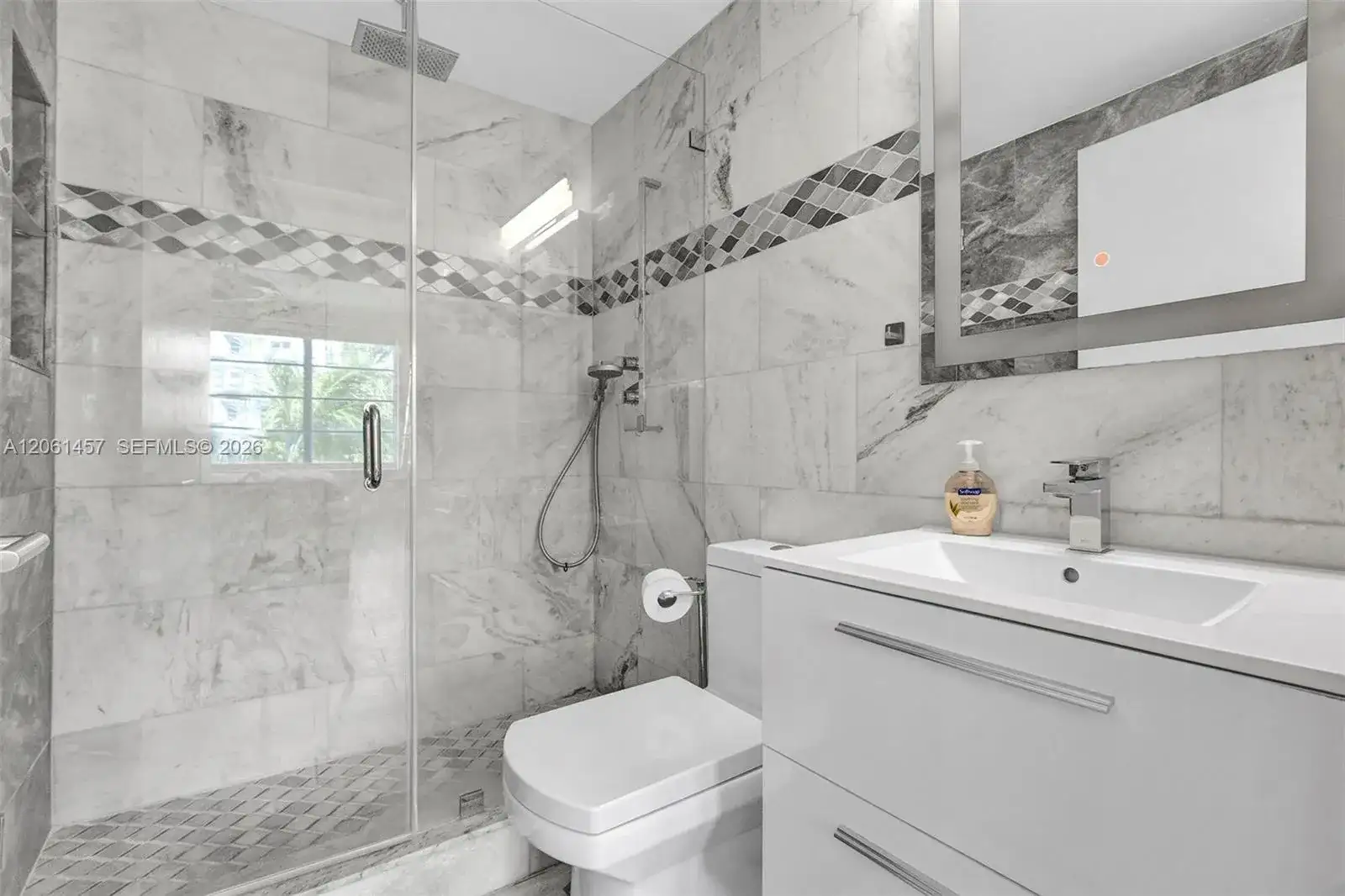 1460 Ocean Dr # 305, Miami Beach FL 33139 photo 4