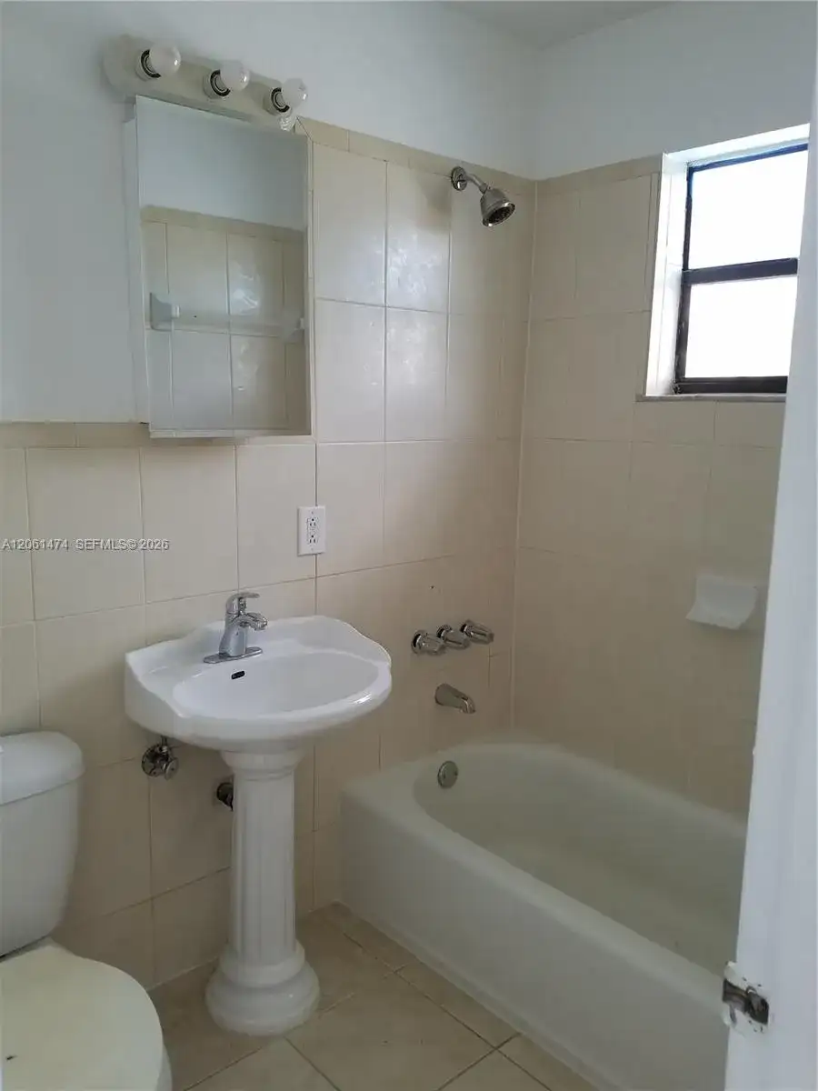 4450 SW 67 AVE # Y, Miami FL 33155 photo 2
