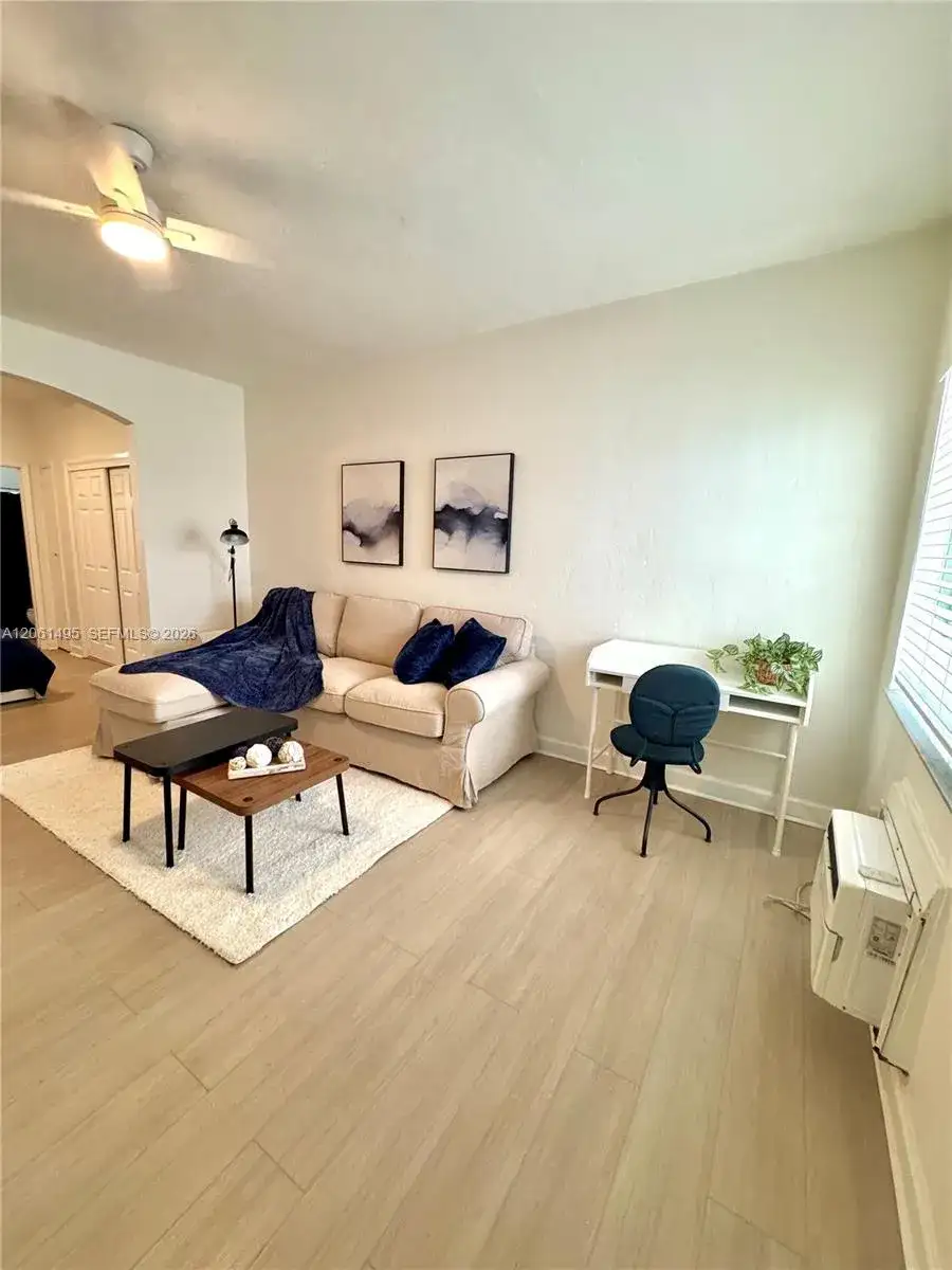 1561 Lenox Ave # 6, Miami Beach FL 33139 photo 2