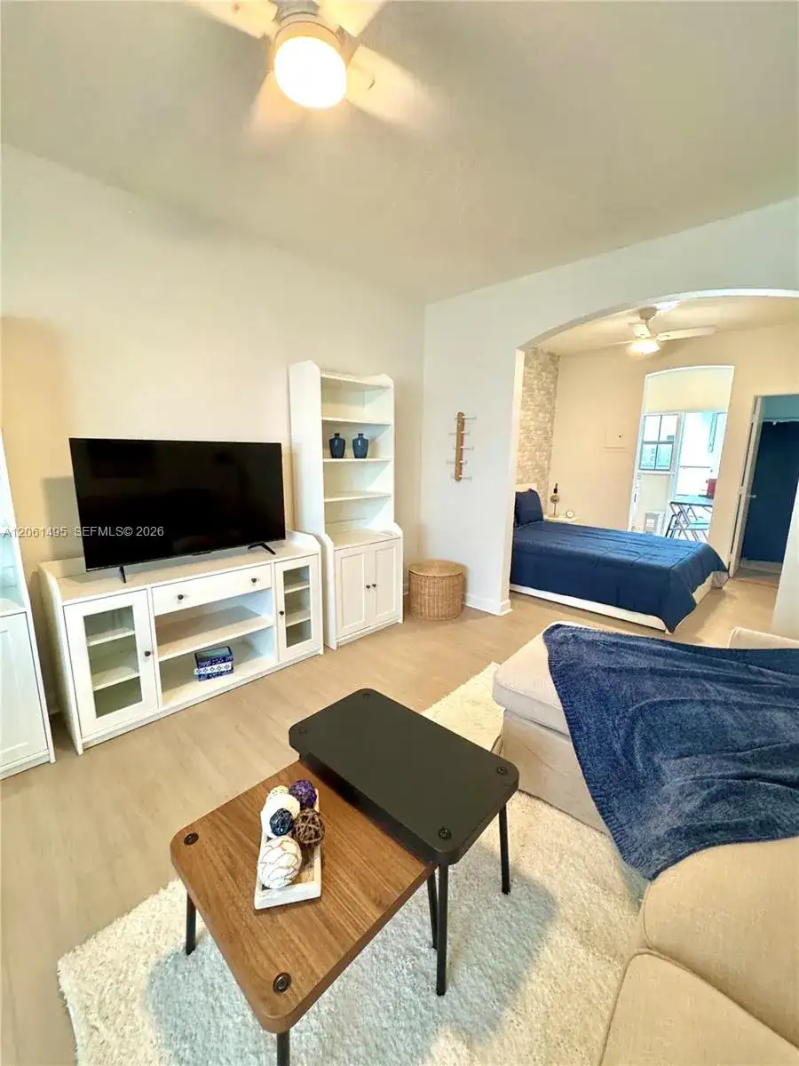 1561 Lenox Ave # 6, Miami Beach FL 33139 photo 4