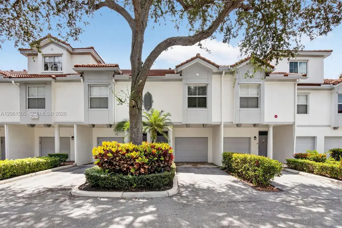 2024 Alta Meadows Ln # 807, Delray Beach FL 33444
