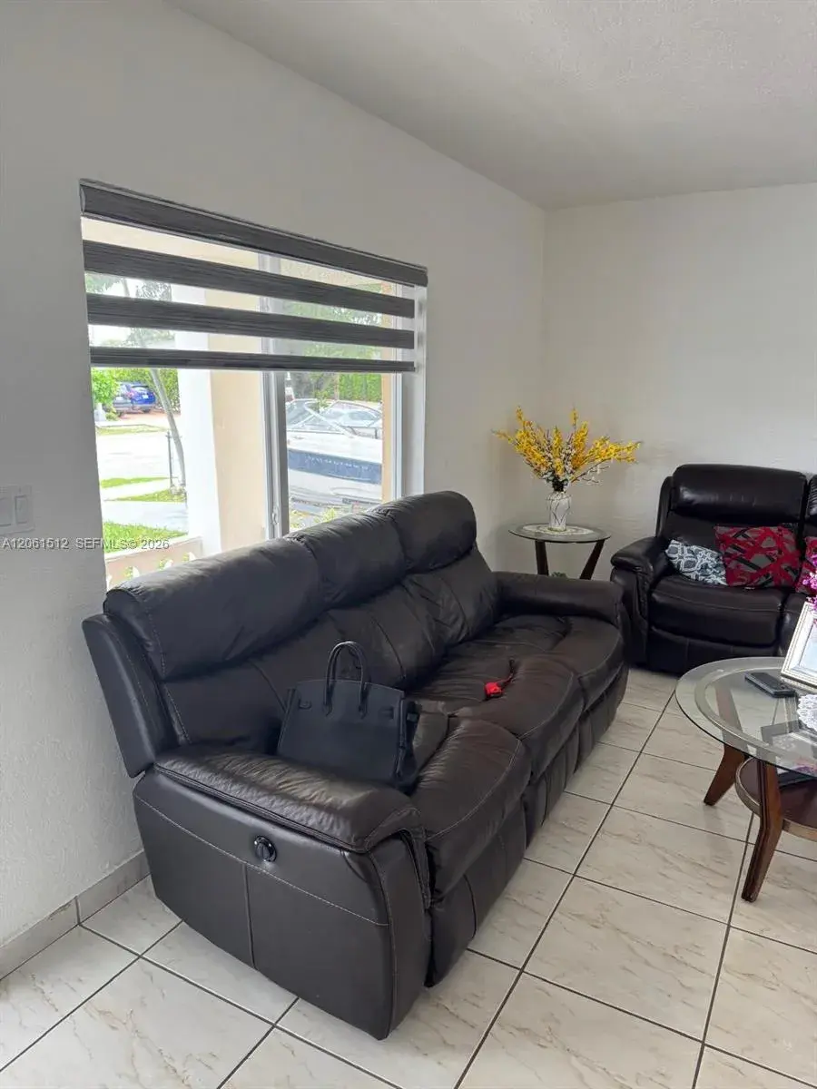 80 W 56th St, Hialeah FL 33012