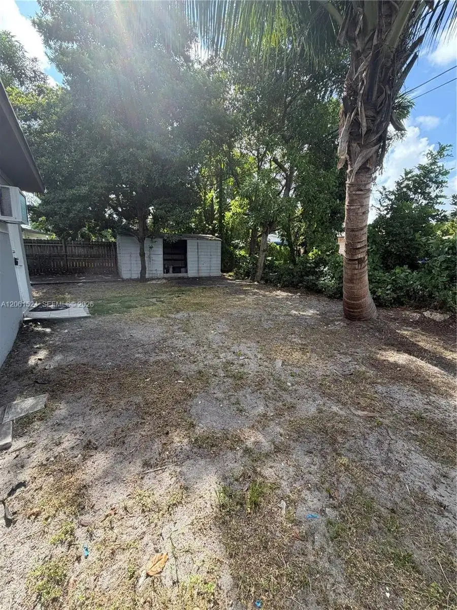 6110 Monroe St, Hollywood FL 33023 photo 3