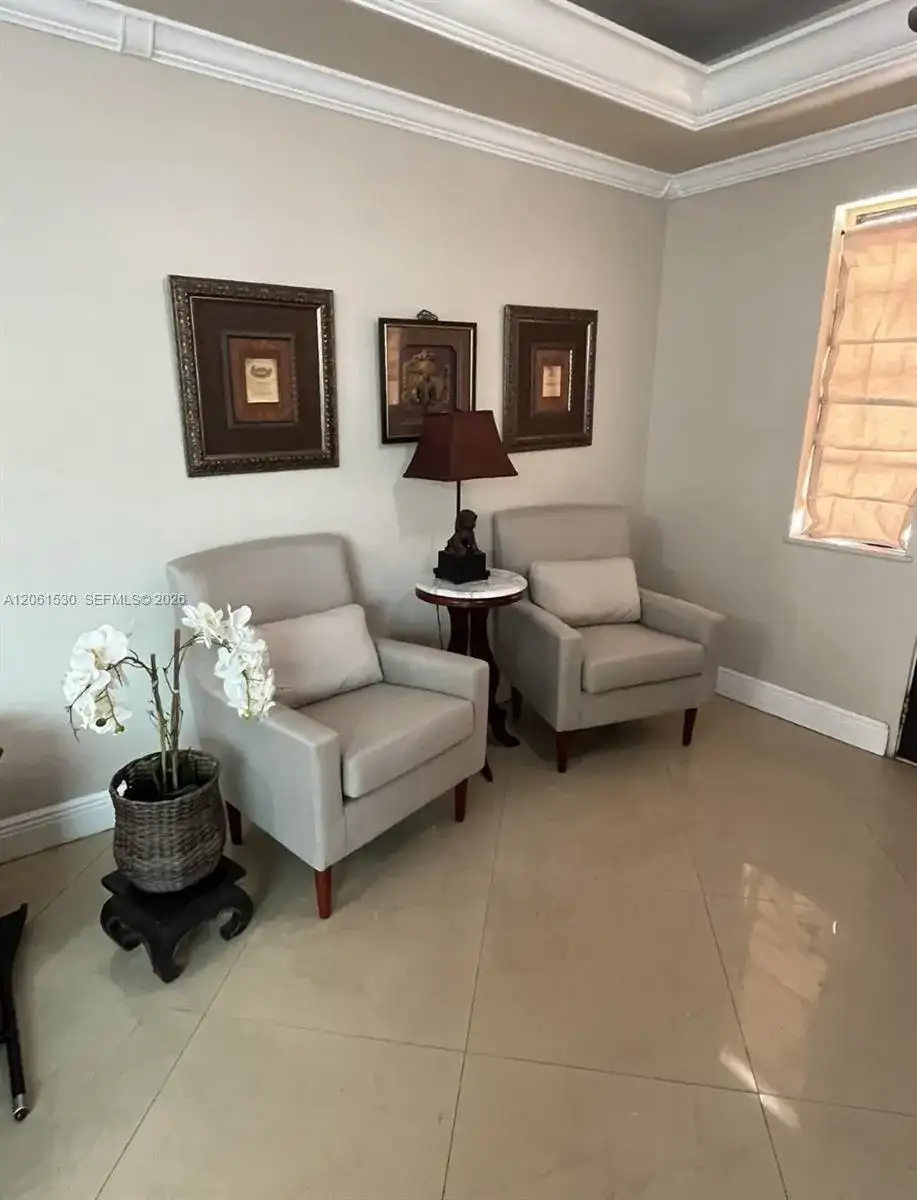 1029 SW 10th Ave, Miami FL 33130 photo 2
