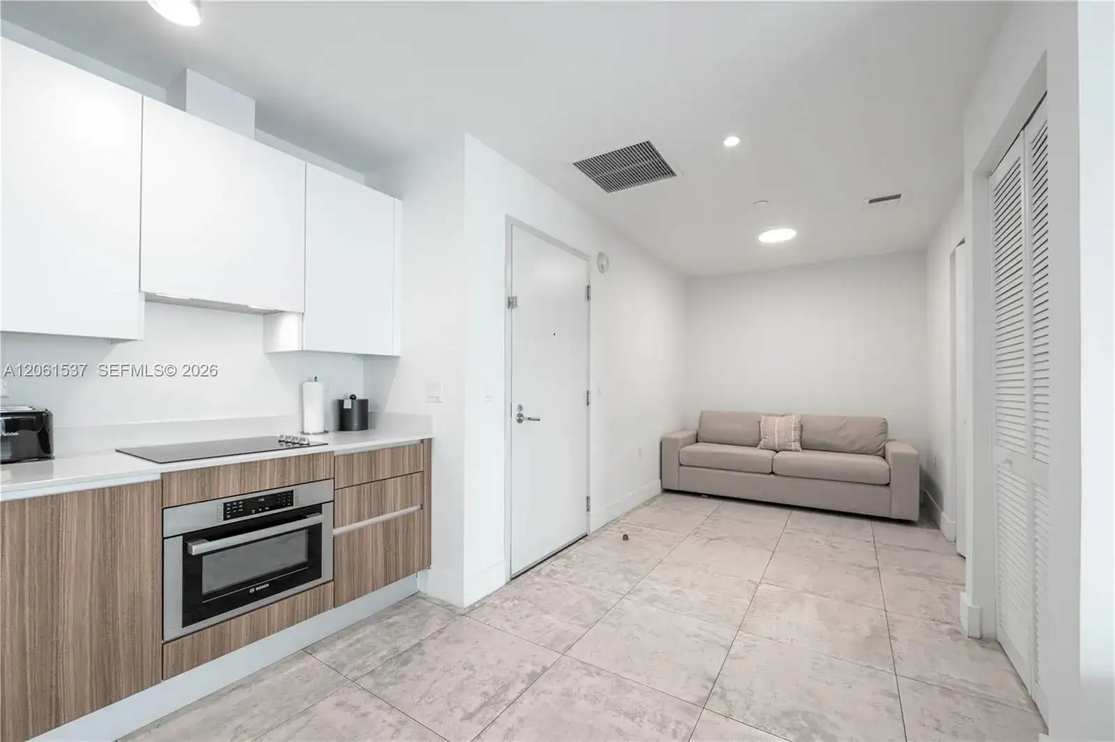 239 SW 9th St # 2103, Miami FL 33130 photo 3