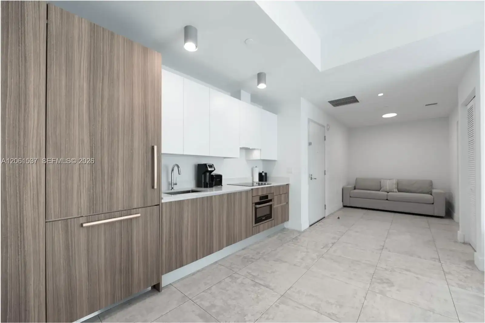239 SW 9th St # 2103, Miami FL 33130 photo 5