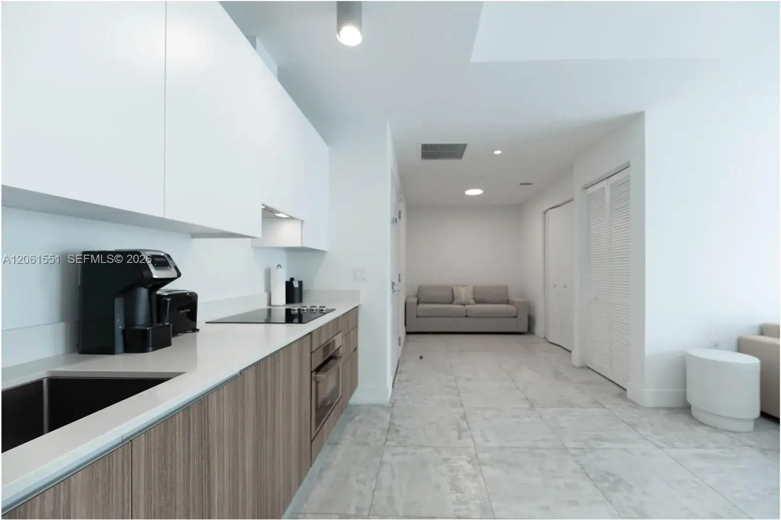 239 SW 9th St # 2103, Miami FL 33130 photo 3