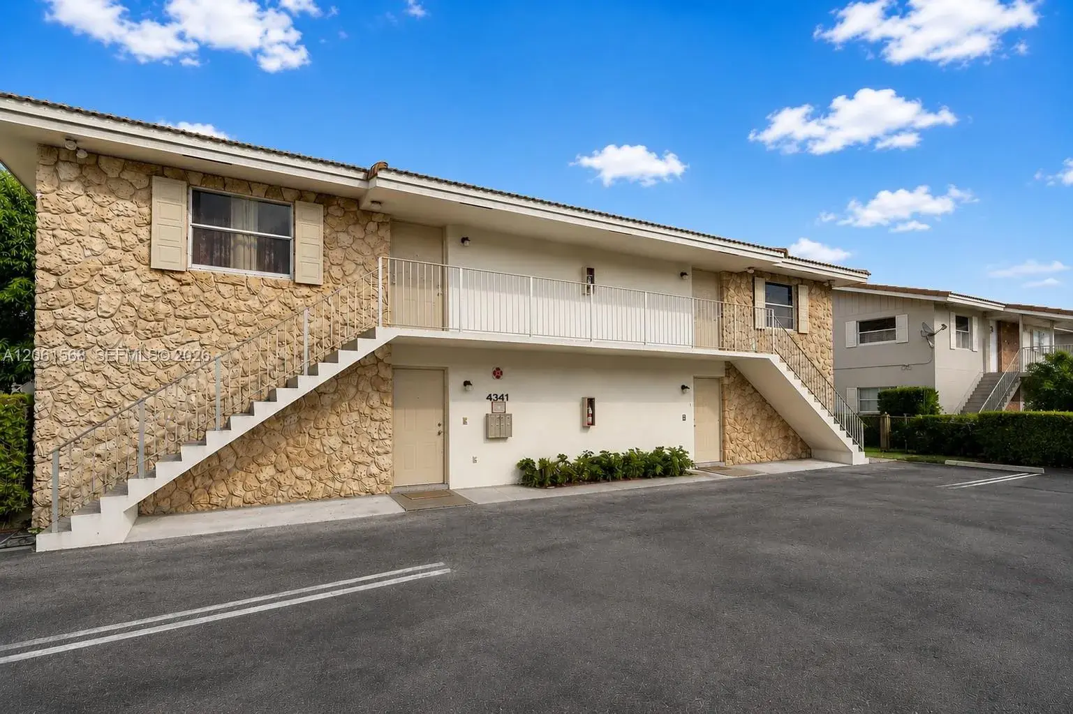 4341 Riverside Dr, Coral Springs FL 33065