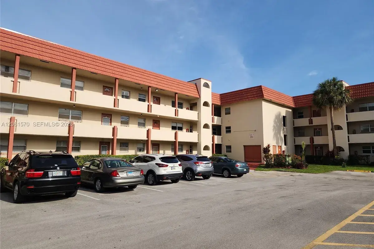 2931 E Sunrise Lakes Dr # 205, Sunrise FL 33322