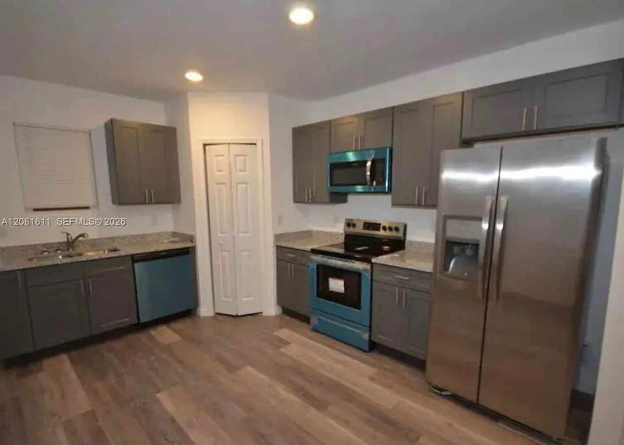 2221 Carver Ave, Fort Myers FL 33916