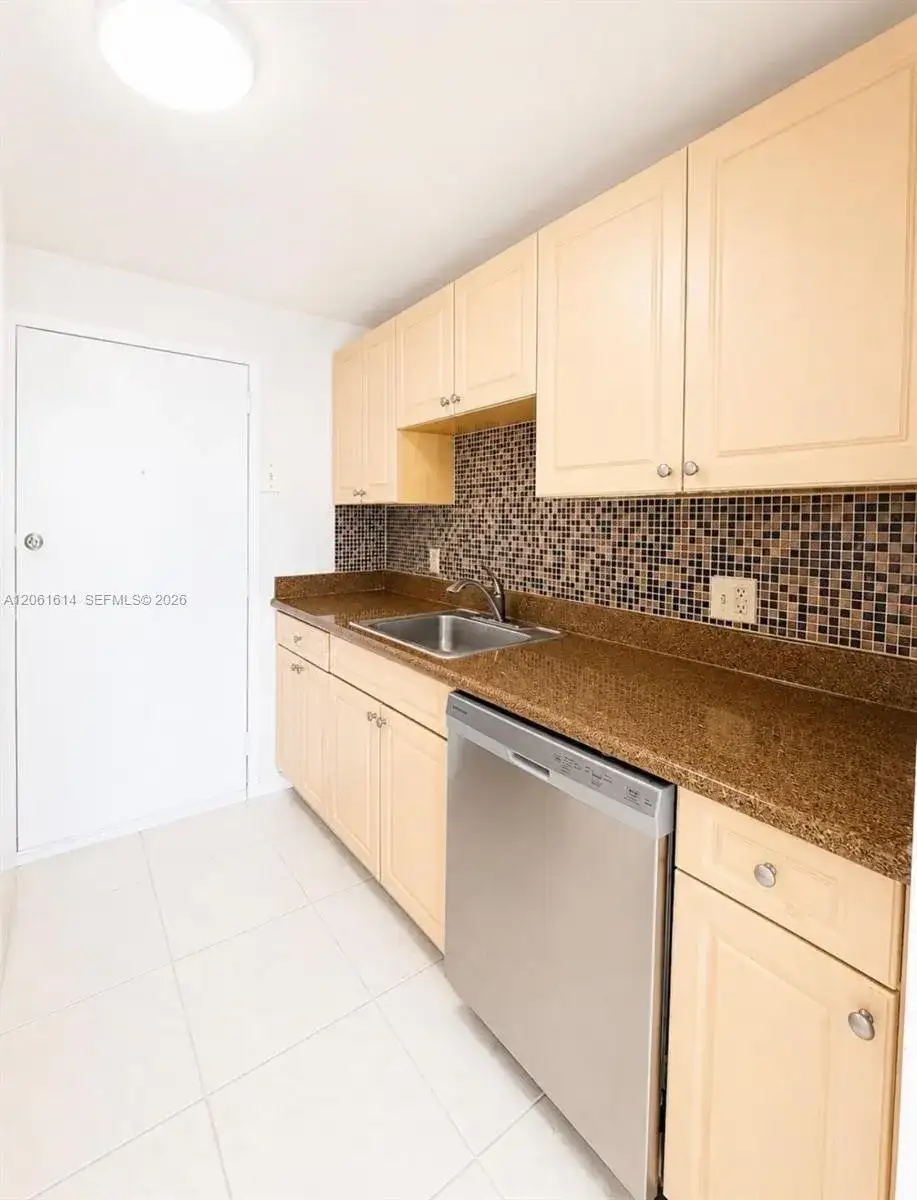 2020 NE 135th St # 710, North Miami FL 33181 photo 5