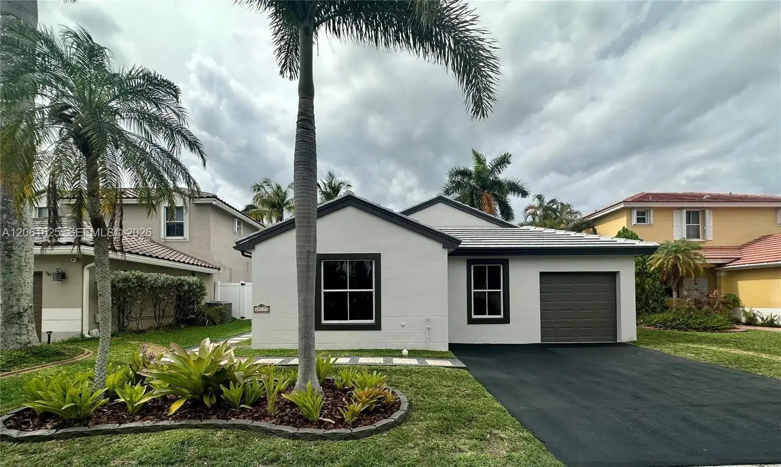 19179 NW 22nd St, Pembroke Pines FL 33029 photo 2