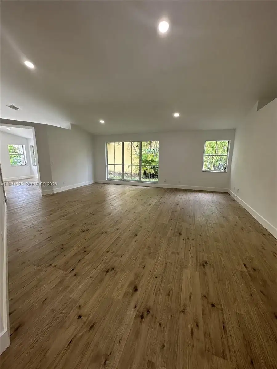 19179 NW 22nd St, Pembroke Pines FL 33029 photo 5