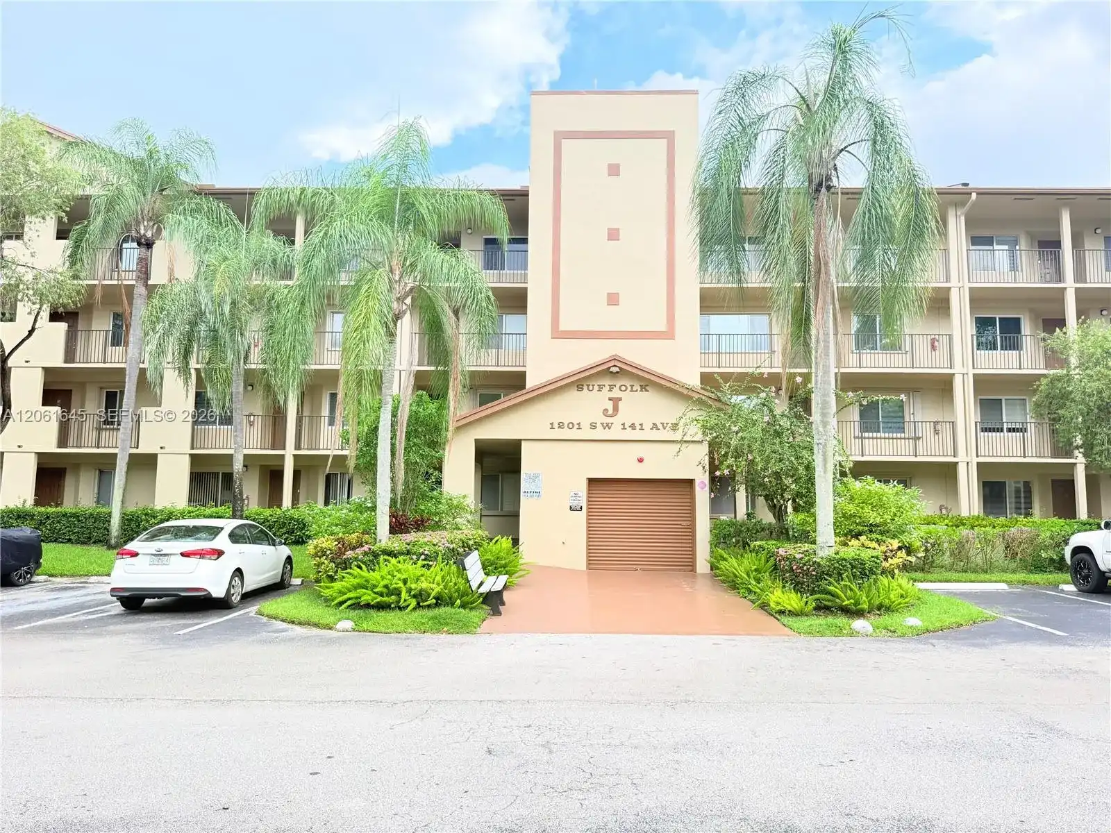 1201 SW 141st Ave # 302J, Pembroke Pines FL 33027