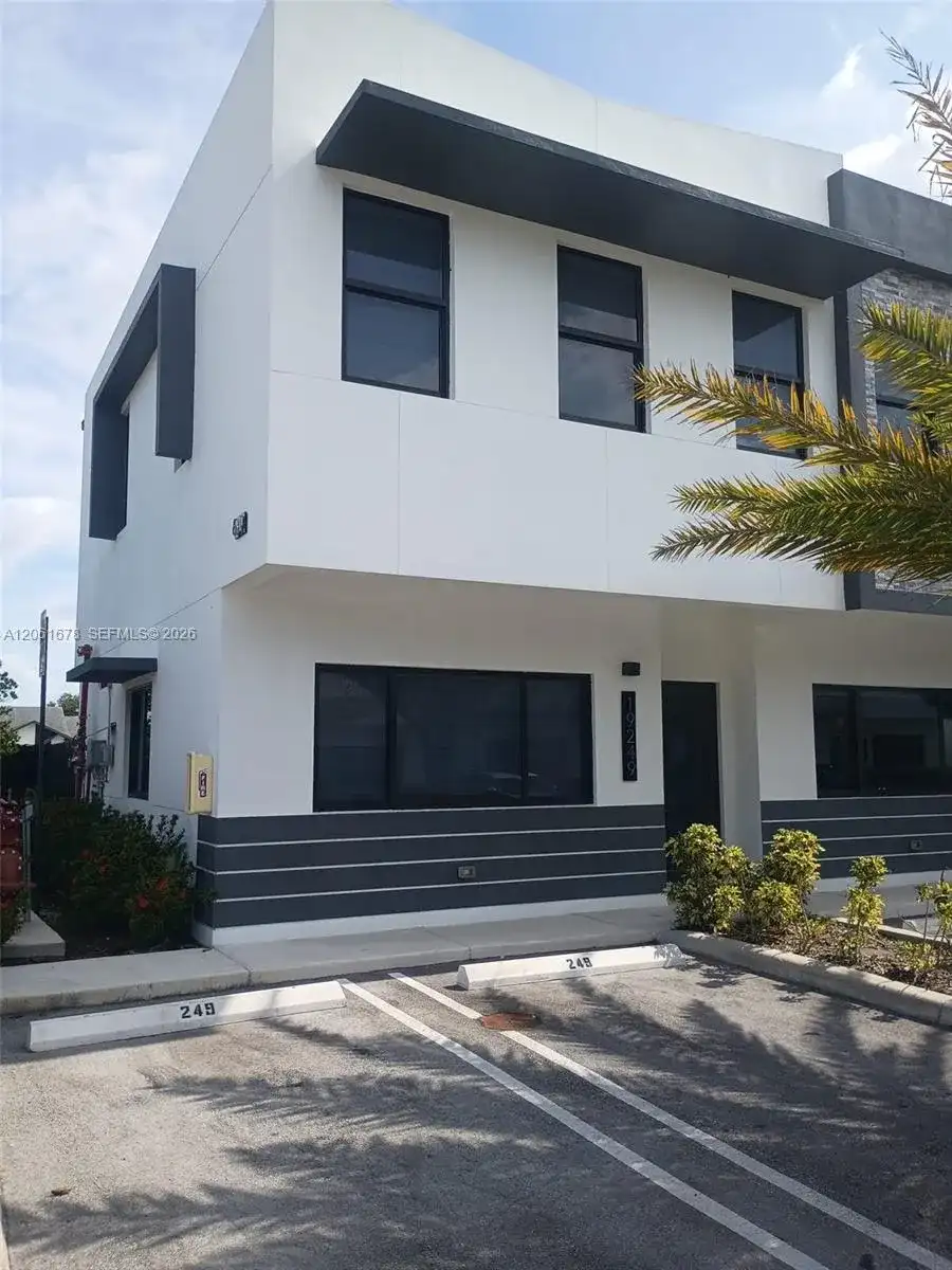 19249 NW 37 Ave, Miami Gardens FL 33056