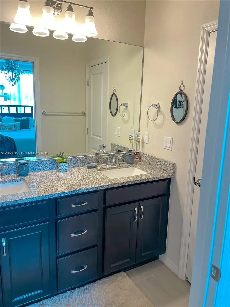 5100 Eucalyptus Dr # 2, Hollywood FL 33021