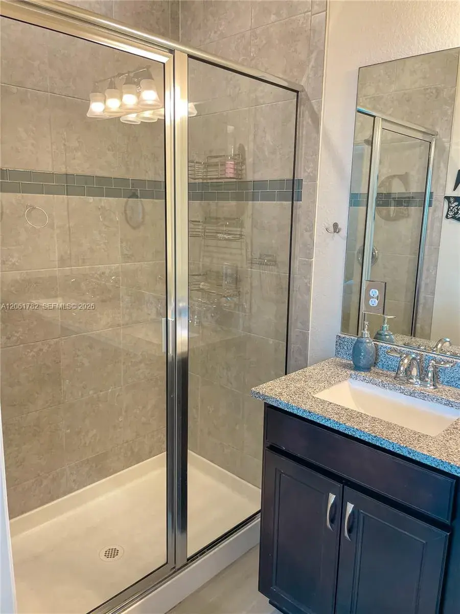5100 Eucalyptus Dr # 2, Hollywood FL 33021
