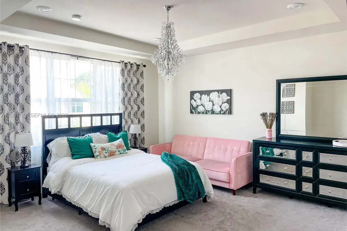 5100 Eucalyptus Dr # 2, Hollywood FL 33021