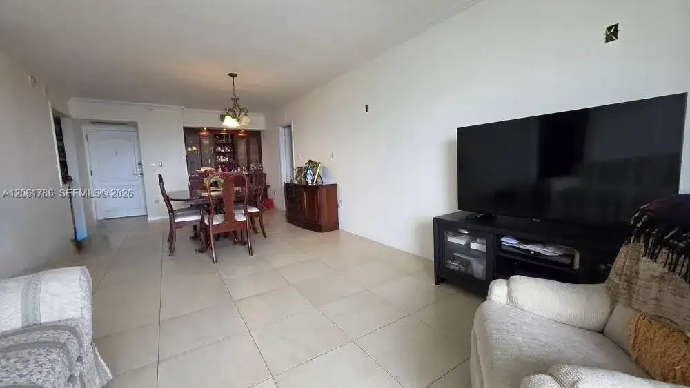 3675 N Country Club Dr # 1504, Aventura FL 33180 photo 4